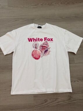 White Fox White Short-Sleeve Tee with Pink Shell Graphic